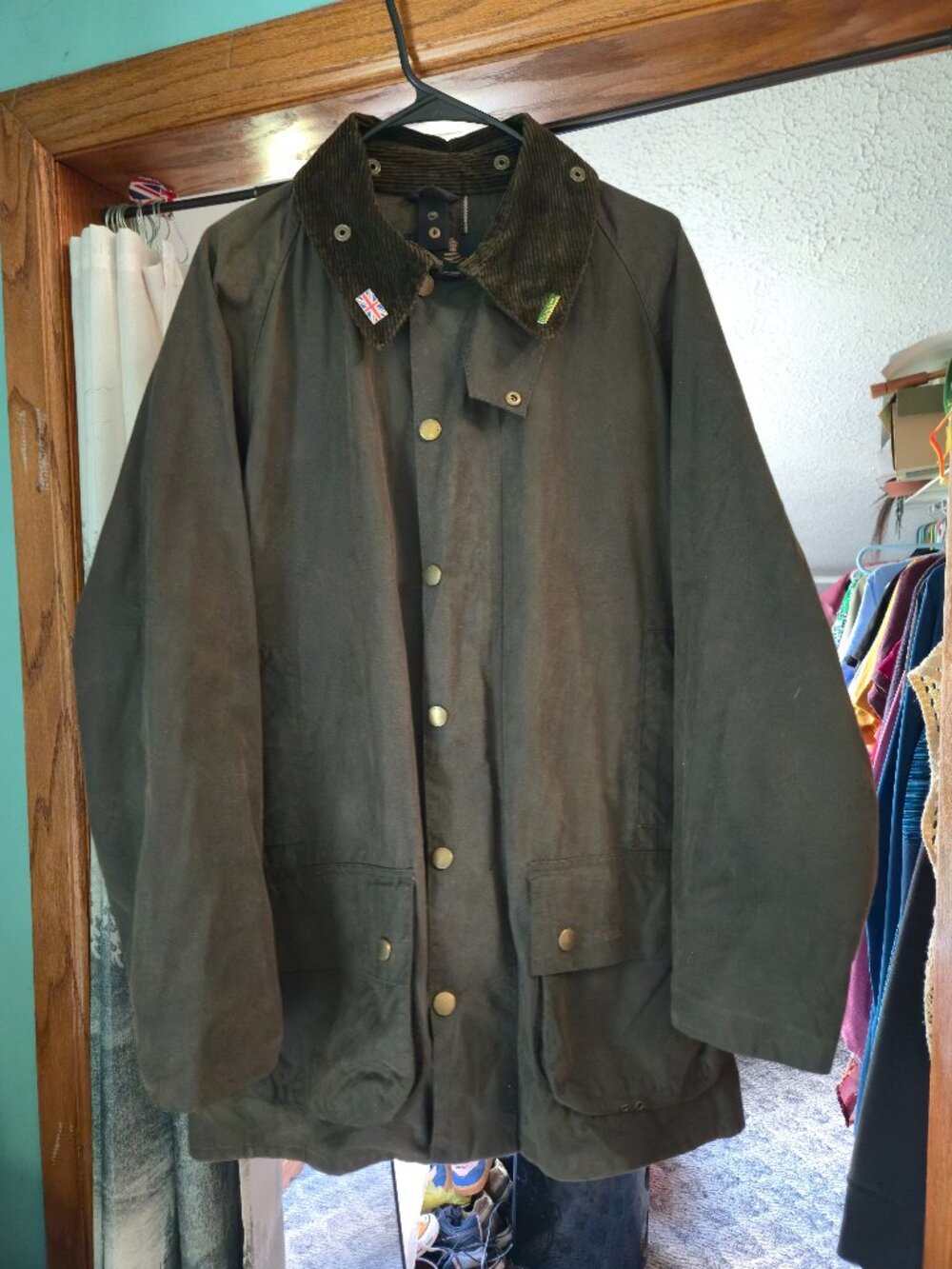 BARBOUR beaufort 40th anniversary . Excellent condition 46 worn 4 times .